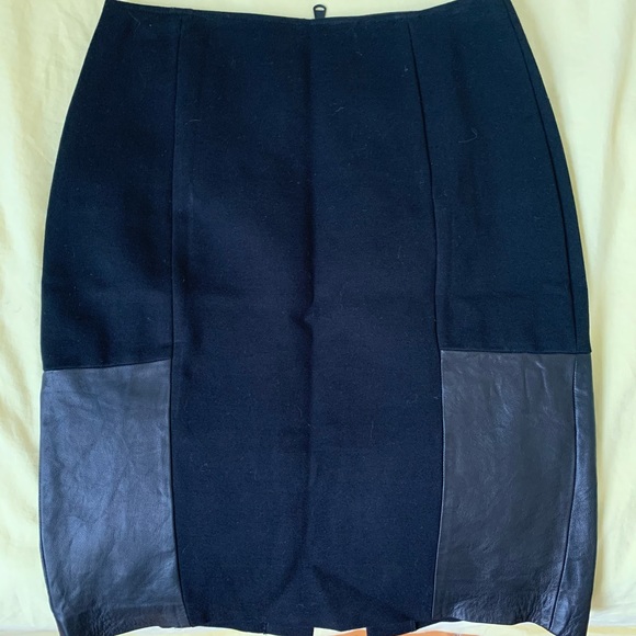 knee length skirt with leather - Picture 1 of 4